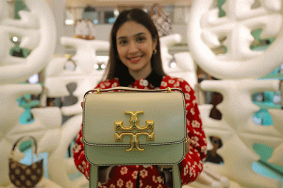 Peluncururan Pop Up Store Tory Bruch di Plaza Indonesia, Jakarta, Selasa (25/10/2022).