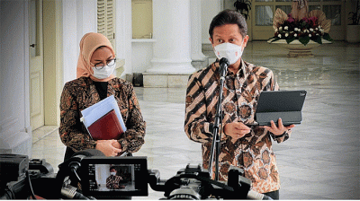 Presiden Joko Widodo menggelar rapat internal terkait perkembangan kasus obat penyebab gagal ginjal dengan sejumlah menteri Kabinet Indonesia Maju.