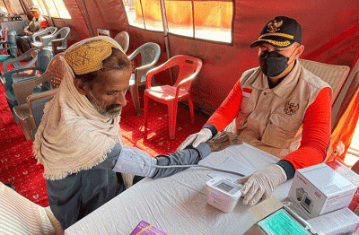 Tim medis Indonesia kembali memberikan pelayanan kesehatan kepada para penyintas yang terkonsentrasi di tent city Bin Qasim, Distrik Malir, Provinsi Sindh.