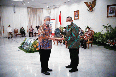 Penghargaan Jaminan Sosial Ketenagakerjaan (Paritrana Award) Tahun 2022, di Jakarta, Kamis (27/10/2022).