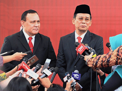 Presiden Joko Widodo menyaksikan pengucapan janji Johanis Tanak sebagai wakil ketua merangkap anggota pimpinan Komisi Pemberantasan Korupsi (KPK).