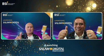 Direktur Retail Banking BSI Ngatari (kiri) dan Direktur Sales & Distribution BSI Anton Sukarna (kanan) saat meresmikan Portal Salam Digital BSI.