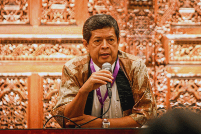 Co-chairs Music 20 (M20) Triawan Munaf, Ketua Panitia M20 Tantowi Yahya, Candra Darusman dan Kadri Mohamad berfoto usai memberikan keterangan pers di TMII.
