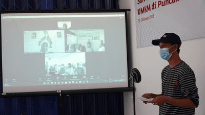 Soft Launching Program Pembinaan UMKM di Wilayah Puncak Dua, Jawa Barat, Senin (31/10/2022).