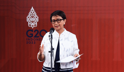 Presiden Joko Widodo menerima laporan dari Menteri Luar Negeri Retno Marsudi terkait persiapan penyelenggaraan Konferensi Tingkat Tinggi (KTT) G20.