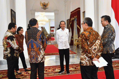 Presiden Joko Widodo menerima Ikhtisar Hasil Pemeriksaan Semester (IHPS) I Tahun 2022 yang diserahkan oleh Ketua Badan Pemeriksa Keuangan (BPK).