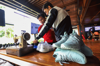 Peluncuran sepatu lari Under Armour HOVR™ Phantom 3 di Padari Lounge, Plataran Hutan Kota (GBK), Senayan, Jakarta, Selasa (2/11/2022).
