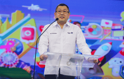Executive Chairman MNC Group Hary Tanoesoedibjo memberikan sambutan saat menghadiri acara MNC Group Anniversary Celebration 33 di Studio RCTI+.