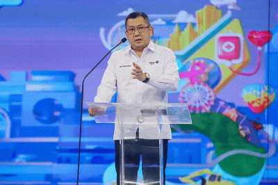 Executive Chairman MNC Group Hary Tanoesoedibjo memberikan sambutan saat menghadiri acara MNC Group Anniversary Celebration 33 di Studio RCTI+.
