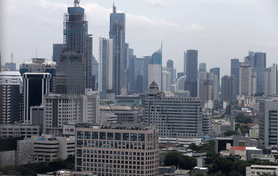 Gedung-gedung bertingkat terlihat dari ketinggian di kawasan Jakarta Pusat, Jumat (4/11/2022).