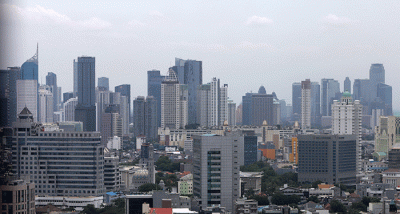 Gedung-gedung bertingkat terlihat dari ketinggian di kawasan Jakarta Pusat, Jumat (4/11/2022).