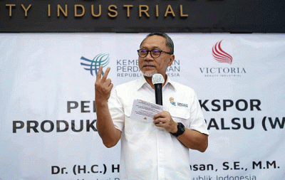 Mendag Zulkifli Hasan menghadiri acara Pelepasan Ekspor Rambut Palsu PT Victoria Beauty Industrial di Kabupaten Purbalingga, Jawa Tengah.