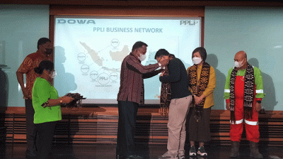 Rombongan Anggota DPRD Kabupaten Sikka Nusa Tenggara Timur (NTT) sambangi perusahaan pengolahan limbah bahan berbahaya dan beracun (B3).