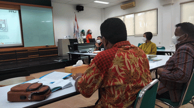 Rombongan Anggota DPRD Kabupaten Sikka Nusa Tenggara Timur (NTT) sambangi perusahaan pengolahan limbah bahan berbahaya dan beracun (B3).