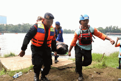 Apel Kesiapsiagaan dan Simulasi Penanganan Bencana Banjir bertempat di Danau Jambore, Depok, Jawa Barat, Rabu (9/11/2022).