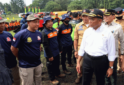 Apel Kesiapsiagaan dan Simulasi Penanganan Bencana Banjir bertempat di Danau Jambore, Depok, Jawa Barat, Rabu (9/11/2022).
