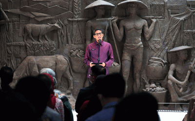 Menteri Pariwisata dan Ekonomi Kreatif Sandiaga Salahuddin Uno saat memberikan sambutan pada acara Road to Legendary Brand Festival.