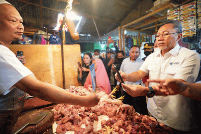 Menteri Perdagangan Zulkifli Hasan kembali melakukan sidak harga barang kebutuhan pokok di Pasar Tanjungsari, Sumedang, Jawa Barat, Jumat (11/11/2022).