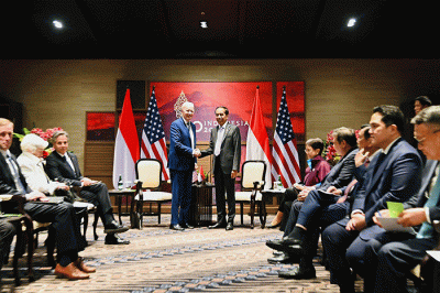 Presiden Joko Widodo (kanan) dan Presiden Amerika Serikat Joe Biden saat melakukan pertemuan bilateral di The Apurva Kempinski Bali, Senin (14/11/2022).