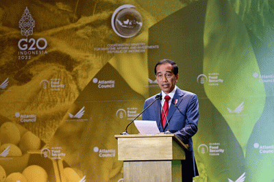 Presiden Joko Widodo menerima penghargaan Global Citizen Award dari Atlantic Council dalam acara Global Food Security Forum.