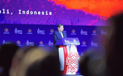 Menteri Koordinator Bidang Perekonomian Airlangga Hartarto dalam acara Business20 (B20) Summit yang diselenggarakan di Bali Nusa Dua Convention Center.