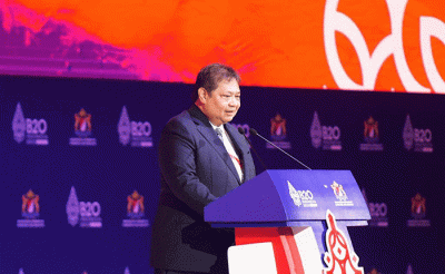 Menteri Koordinator Bidang Perekonomian Airlangga Hartarto dalam acara Business20 (B20) Summit yang diselenggarakan di Bali Nusa Dua Convention Center.