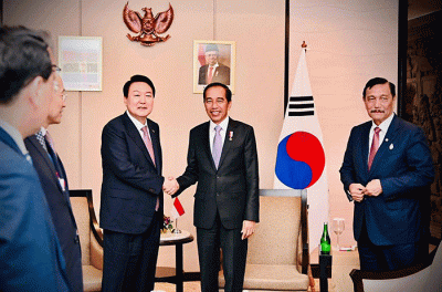 Di sela-sela acara B20, Presiden Joko Widodo menghadiri pertemuan dengan para pengusaha Republik Korea di Bali Nusa Dua Convention Center (BNDCC).