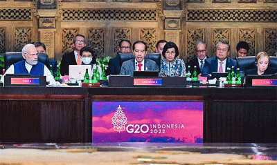 Presiden Joko Widodo menyerahkan tampuk presidensi G20 kepada India yang akan memegang presidensi G20 pada tahun 2023 di Hotel Apurva Kempinski.