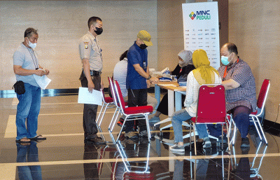 Ratusan karyawan MNC Group terlihat antusias saat mendonorkan darah di MNC Studios, Kebon Jeruk, Jakarta Barat, Rabu (16/11/2022).