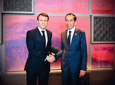 Di sela-sela penyelenggaraan KTT G20 Bali tahun 2022, Presiden Joko Widodo mengadakan pertemuan bilateral dengan Presiden Prancis, Emmanuel Macron.