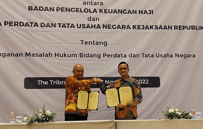 Penandatanganan perjanjian kerja sama antara BPKH dan Jamdatun RI di The Tribata Darmawangsa, Jakarta, Kamis (17/11/2022).
