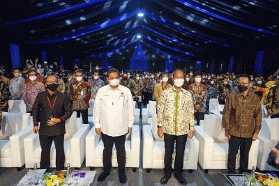 Menko Airlangga Hartarto saat acara “The First Production of Local Electrified Vehicle: From Indonesia to the World”.