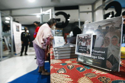 Peluncuran buku berjudul 1.500 Inspirasi: Jelajah Perjalanan Sandiaga Uno di Gramedia Matraman, Jakarta, Senin (21/11/2022).