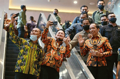 Presiden Joko Widodo menyampaikan paparannya saat Musyawarah Nasional Himpunan Pengusaha Muda Indonesia (Munas HIPMI) XVII.