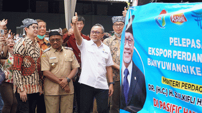 Menteri Perdagangan Zulkifli Hasan melakukan pelepasan ekspor produk ikan sarden ke Australia milik CV PASIFIC HARVEST di Banyuwangi, Jawa Timur.
