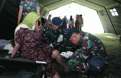 Setelah melakukan pantauan udara, TNI AU melanjutkan kegiatan penanggulangan korban terdampak gempa Cianjur di darat.