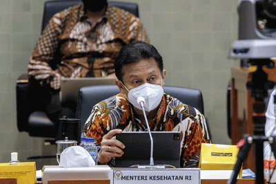 Menteri Kesehatan Budi Gunadi Sadikin (tengah) mengikuti rapat kerja dengan Komisi IX DPR di Kompleks Parlemen, Senayan, Jakarta, Selasa (22/11/2022).