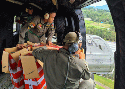 TNI AU mengerahkan sejumlah helikopter dalam percepatan penyaluran logistik ke daerah terdampak bencana gempa Cianjur.