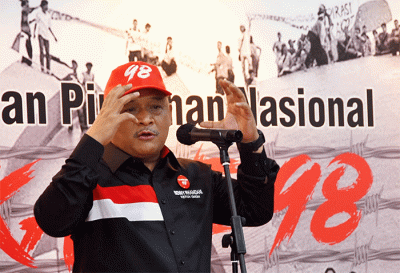 Ketua Umum Barikade 98 yang juga Kepala BP2MI, Benny Rhamdani memberikan paparannya di Jakarta, Jumat (25/11/2022).