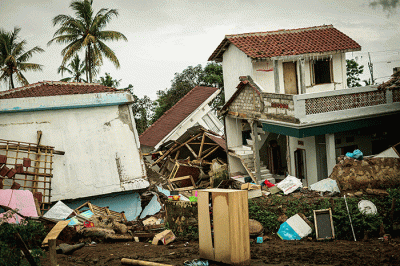 Kondisi rumah warga yang rusak parah akibat gempa di Desa Sarampad, Kecamatan Cugenang, Kabupaten Cianjur, Jawa Barat, Kamis (24/11/2022).