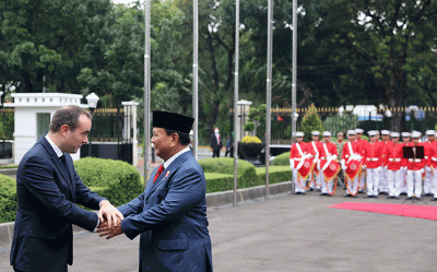 Menteri Pertahanan Prabowo Subianto menerima kunjungan kehormatan Menteri Angkatan Bersenjata National Republik Prancis YM Sébastien Lecornu di Kemhan.