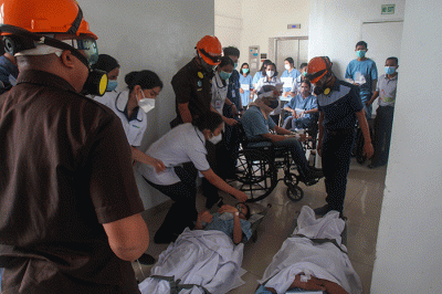 Simulasi penanganan bencana gempa dan kebakaran, Lippo Village, Karawaci, Tangerang, Banten, Jumat (25/11/2022).