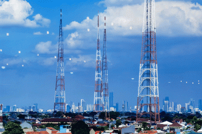 Tampak Sejumlah Tower pemancar yang berada di Jakarta Selatan, Minggu (27/11/2022).