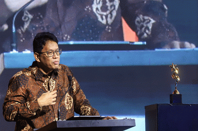 Ketua Dewan Komisioner Lembaga Penjamin Simpanan (LPS) Purbaya Yudhi Sadewa memberikan sambutan dalam acara malam anugerah LPS Banking Award 2022.