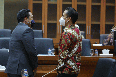 Menteri Kesehatan Budi Gunadi Sadikin mengikuti rapat kerja dengan Komisi IX DPR di Kompleks Parlemen Senayan, Jakarta, Rabu (30/11/2022).