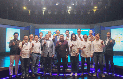 Executive Chairman MNC Group Hary Tanoesoedibjo memberikan arahan kepada karyawan MNC Bank dalam acara Rapat Koordinasi PT Bank MNC Internasional Tbk (BABP).