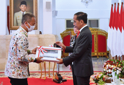Presiden Joko Widodo menyerahkan Daftar Isian Pelaksanaan Anggaran (DIPA) dan Daftar Alokasi Transfer ke Daerah dan Dana Desa (TKDD) Tahun Anggaran 2023.