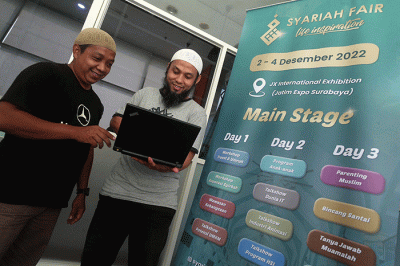 Jumpa pers terkait pelaksanaan Syariah Fair di Jatim Expo Surabaya, Jawa Timur, Rabu (30/11/2022).