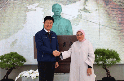 Menteri Ketenagakerjaan Ida Fauziyah melakukan kunjungan kerja ke Hyundai Heavy Industry (HHI) di Ulsan, Korea Selatan, Jumat (2/12/2022).