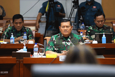 Kepala Staf Angkatan Laut (KSAL), Laksamana TNI Yudo Margono saat menjalani uji kelayakan dan kepatutan Calon Panglima TNI.